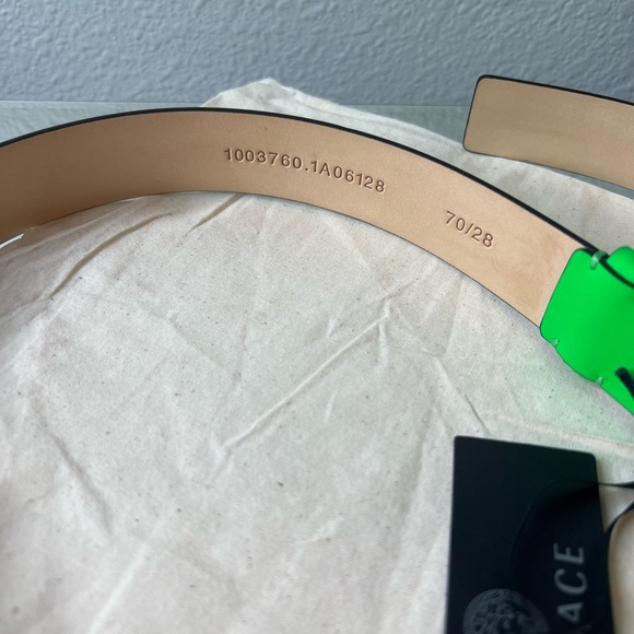 NEW VERSACE La Medusa Coin Logo Highlighter Green Leather Designer Belt 70/28 main image 10